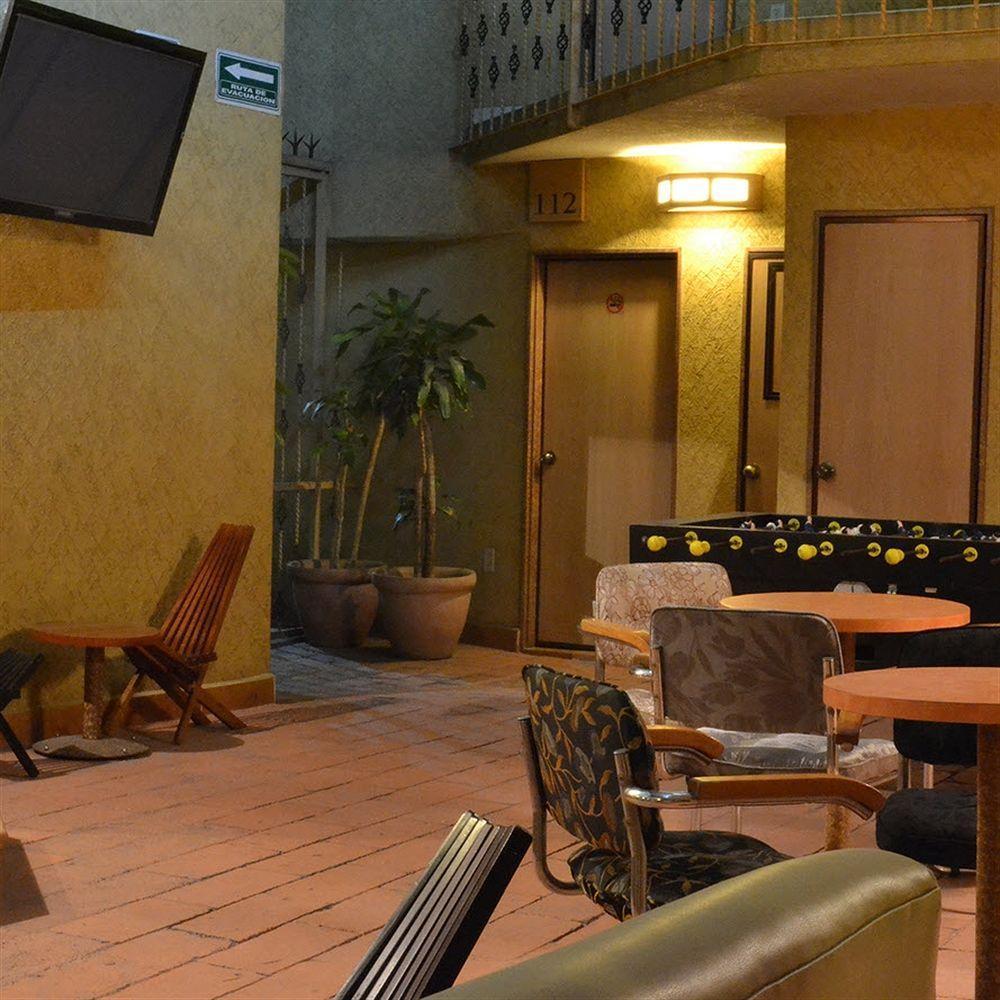 Capital O Hotel Valencia Puebla Exteriör bild