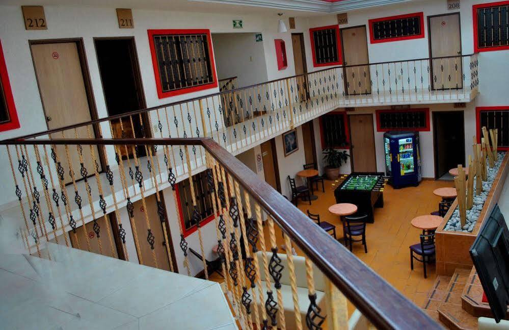 Capital O Hotel Valencia Puebla Exteriör bild