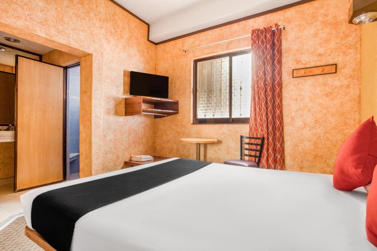 Capital O Hotel Valencia Puebla Exteriör bild